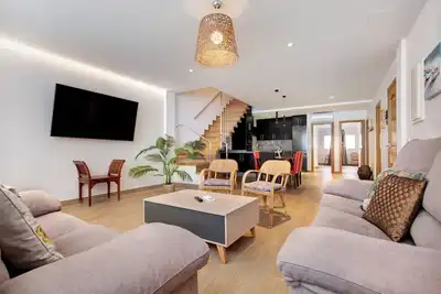 Image de Maison de vacances Falco 2 près de la plage avec vue sur la mer, bain à remous & Wi-Fi