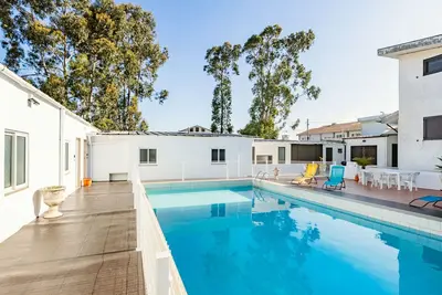 Image de Live Laugh Love Beach Guest Home with Ac