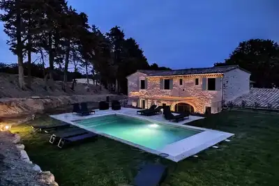 Le Mas du Laga avec piscine au sel chauffée privée en Drôme Provençale