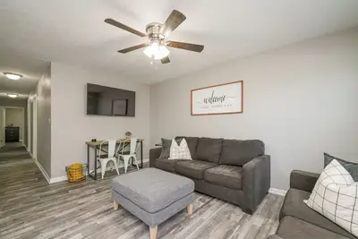 Image de Cute Four Bedroom, Two Bath in Downtown Phoebus!