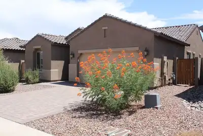 Image de Cozy Rancher. Quiet Street. Walk to Community Pool, Or Hit the Greens!