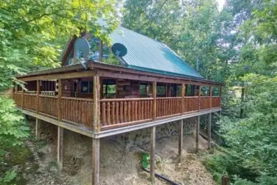 Image de Romantic, secluded, relaxing retreat, arcade game, hot tub, wooden cabin, private