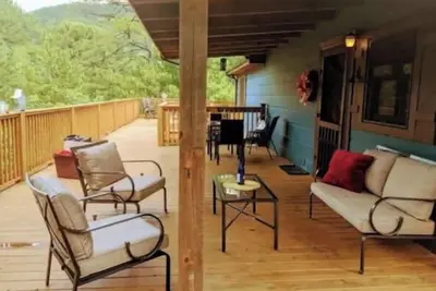 Image de Arcade game, secluded, relaxing retreat, great for families, kids friendly