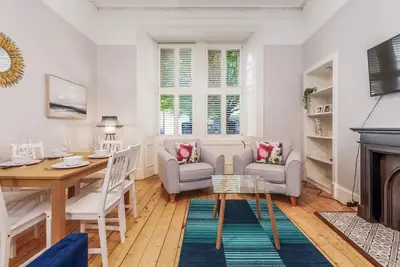 Image de Pass The Keys | Main Door 3 Bed Apartment with Free Parking