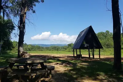 Image de Camp under Blue Ridge Mtn sky river A Frame Cabin