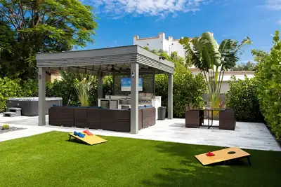 Image de 3 Bedroom w/ Hot Tub Near Downtown & Brickell