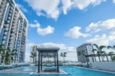 Image de Luxury Condo in Doral. Great Location