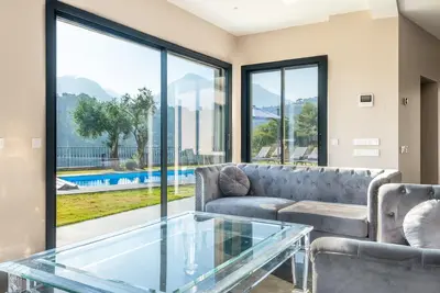 Image de Maison chaleureuse pour votre vacance avec piscine! ! ! !