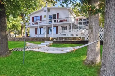 Image de Amazing Lake Experiences! Private Hot Tub, Aamazing Dock, Firepit & Two Layers of Decks