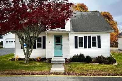 Image de Adorable 2-story home by the harbor with fast WiFi, washer/dryer & full kitchen