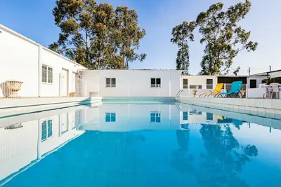 Image de Live Well ☀ Beach Guest Home with Pool