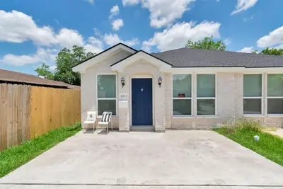 Image de Phlox St 3 Bedroom w/ King Bed| Htx Home + Backyard
