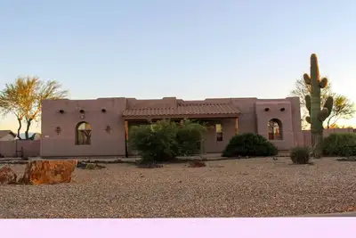 Image de 5 bedrooms, Pool\/Jacuzzi - 2 Master Bedrooms - 3155 Sqft