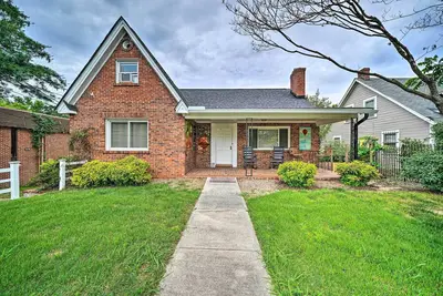 Image de Spacious Home w/ Game Room & Backyard Lounge!