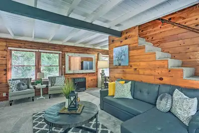 Image de Half-Mi to Shaver Lake: Cabin w/ Wraparound Deck