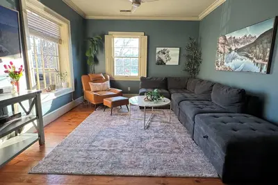Image de Apartment Haven in Historic home & Coffeeshop of Chevy Chase.