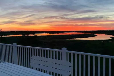Image de 4br/4ba - pool, elevator, deeded beach access, 2 king suites & Amazing views!
