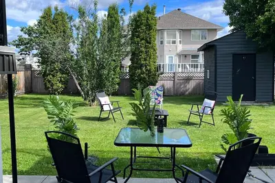 Image de 2 bed, fully stocked, centrally located private suite