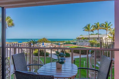 Image de Reef Club Number #106 sleeps 8 Beachfront