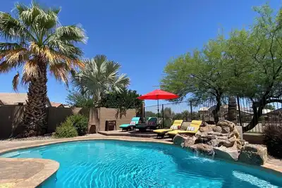 Image de Private Heated Pool - pool heat incl'd, Fire-pit, Pool Table, Bar, Dog-friendly!