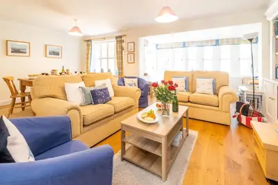 Image de 12 Prevetts Way - sleeps 5 guests in 3 bedrooms