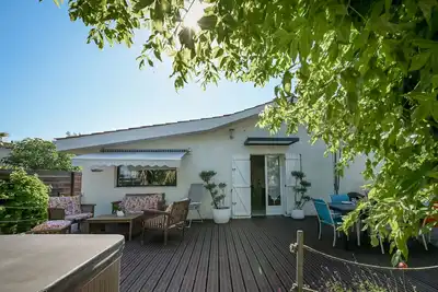 Image de Maison de vacances 'Maison agréable et tranquille' avec bain à remous, terrasse et Wi-Fi