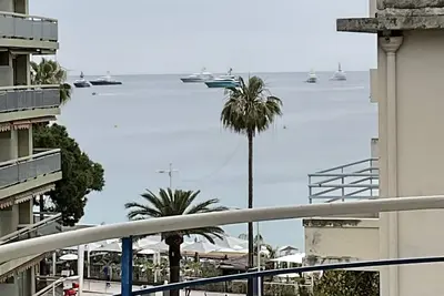 Image de F2 a 50 m de la plage de sable fin