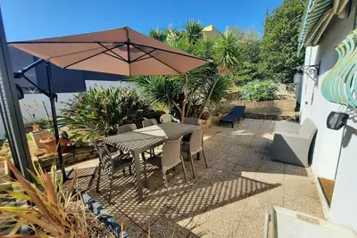 Image de Charmante dépendance en rez-de-jardin de notre maison