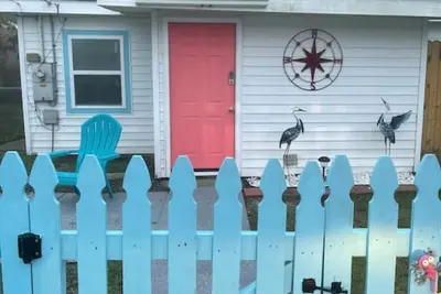 Image de **The Blue Heron a Cozy Cottage near the Beach. **