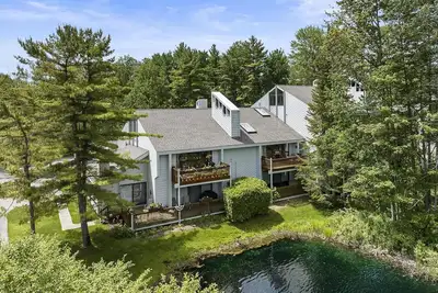Image de *New* Lakeside Club - 10 Minutes to Harbor Springs and Petoskey!
