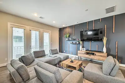 Image de Stylish Houston Townhome ~ 3 Mi to Downtown!