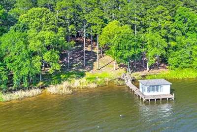Image de Lakefront Crockett Cabin w/ Boathouse & Kayaks!