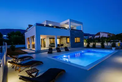 Image de New Villa!