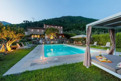 Tuscan Fizz Villa, a Vineyards Retreat