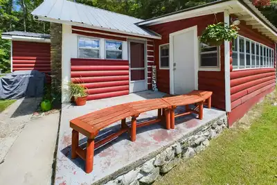 Image de Hemlock Cove-Ostrander Lakefront Cabin-Boats-In the Woods