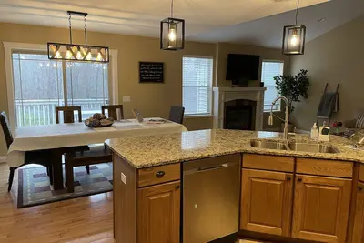 Image de Traverse City all-season 4bd modern farmhouse family getaway ranch home!