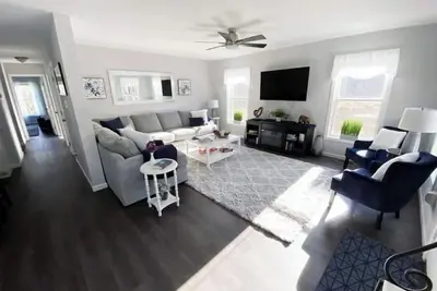 Image de Stylish Cozy Home with Gorgeous Views!