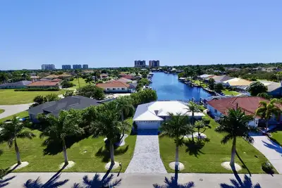 Image de Villa Sunshine Bay-face sud, superbe vue sur l'eau, piscine, moderne