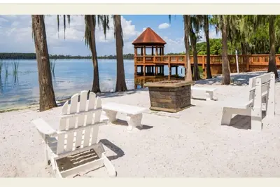 Image de Minutes to theme parks! Family sized condo with pool!