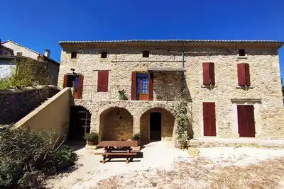Image de Agréable maison de village proche d'Uzès
