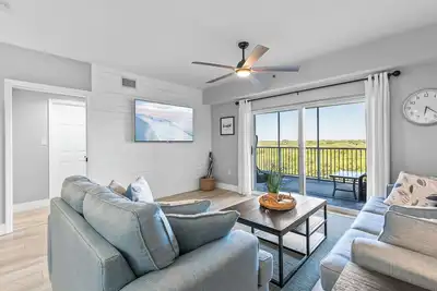 Image de Luxury Oceanwalk Condo for Family of 8! High-End Amenities & Estuary Views