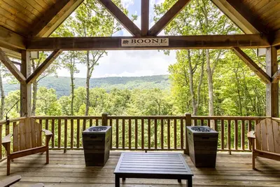 Image de Pet-Friendly Mountain Home with Hot Tub