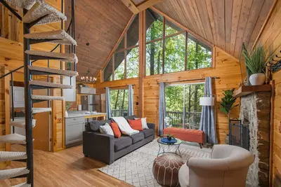 Image de Relaxing Mountain Getaway! Hot Tub, Grill, 2 Decks, Trails, Ev & Dog Friendly
