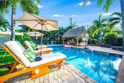 Image de New! 4Bed Htd Pool/Jacuzzi/5 Min to Beach/Tiki Hut
