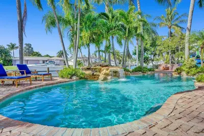 Image de New! 5 Min to Beach /Waterfront /Htd Pool /Jacuzzi
