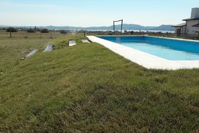 Image de alquier casa para 8/9 en Puerto del Aguila Country