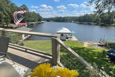 Image de Welcome to Lakefront- Pet friendly Vacation with your Private Dock