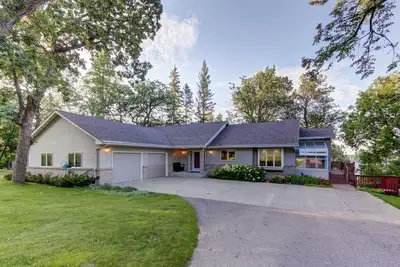 Image de Lake Vacation! 6br-12beds-3. 5ba - Swim/bonfire/Arcade/ping-pong/foosball