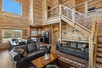 Image de Grande Vue Lodge - Chalet Village- Hot Tub- New Construction- Long range Views🏔