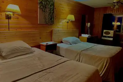 Image de Hillcrest Motel- 10 min from beach, shore